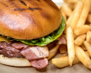 Fernandez Burger and Chips